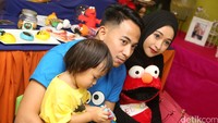 Poppy bersama Riphat dan Khanza saat ditemui di kawasan Kemang, Jakarta Selatan pada akhir pekan lalu.