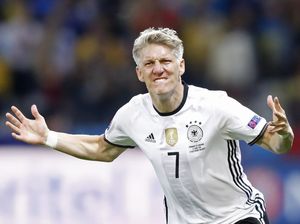 Laga Perpisahan Schweinsteiger Kurang Laku