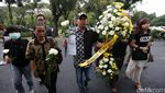 Aksi Simpatik untuk Korban Penembakan di Orlando