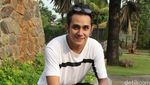 Vicky Nitinegoro dan Uus Boncengan, Mau ke Mana?