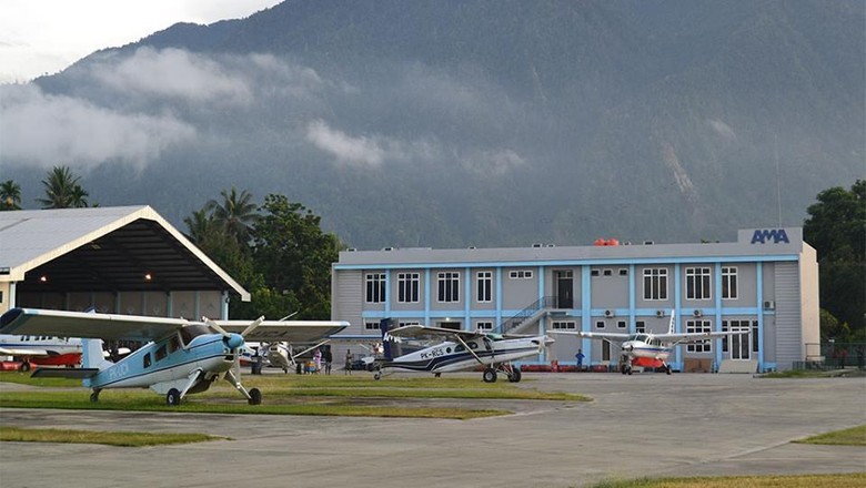Foto: Ilustrasi - Pesawat-pesawat Cessna 208B di Sentani, Jayapura (Facebook AMA) Foto: Ilustrasi - Pesawat-pesawat Cessna 208B di Sentani, Jayapura (Facebook AMA)