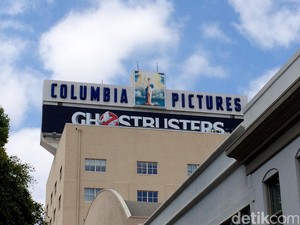 Bertamu ke Rumah Ghostbusters dan Spiderman