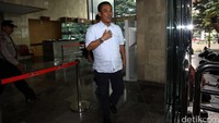 Ketua DPRD DKI Jakarta Prasetio Edi Marsudi dieperiksa KPK terkait perkara suap di balik pembahasan rancangan peraturan daerah (raperda) mengenai reklamasi di Teluk Jakarta. 