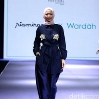 Aadyaksa by Ria Miranda for Wardah heart of Beauty Muslim Fashion Festival 2016 at Plaza Selatan. Istora Senayan. Jakarta. [Foto: Mohammad Abduh/Wolipop]