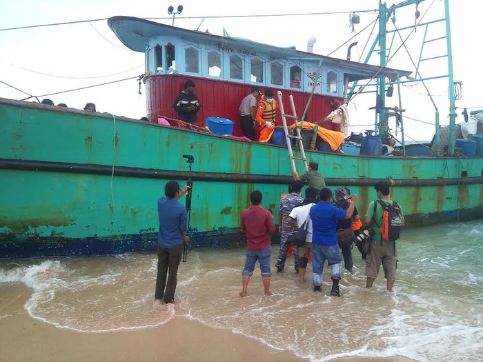 Kapal Kandas di Bibir Pantai Aceh, 44 Warga Etnis Tamil Diperiksa Kesehatan