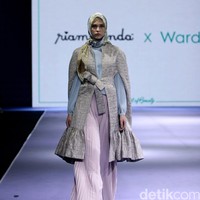 Aadyaksa by Ria Miranda for Wardah heart of Beauty Muslim Fashion Festival 2016 at Plaza Selatan. Istora Senayan. Jakarta. [Foto: Mohammad Abduh/Wolipop]