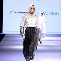 Aadyaksa by Ria Miranda for Wardah heart of Beauty Muslim Fashion Festival 2016 at Plaza Selatan. Istora Senayan. Jakarta. [Foto: Mohammad Abduh/Wolipop]
