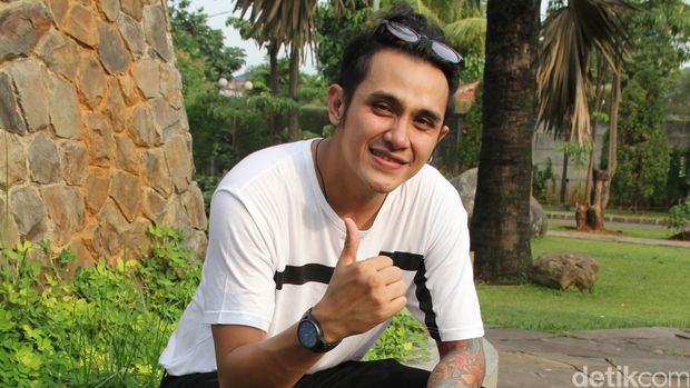 Vicky Nitinegoro Diamankan di Polda, Instagramnya Digeruduk Netter