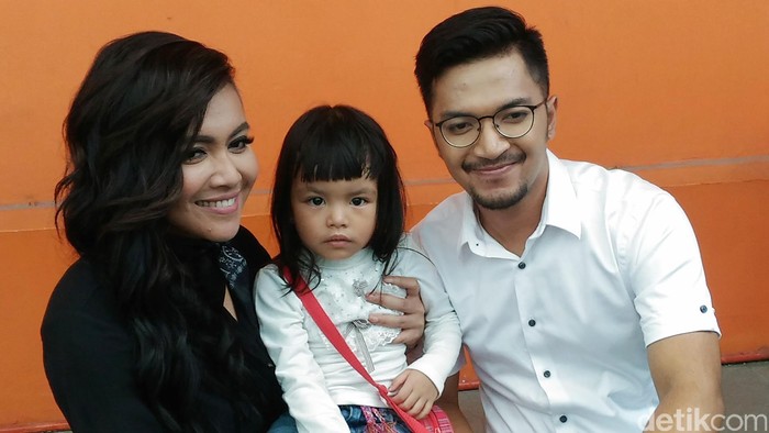 Bantah Kabar Nikah, Ihsan Tarore: Kalau Tunangan Pasti Dikabari!