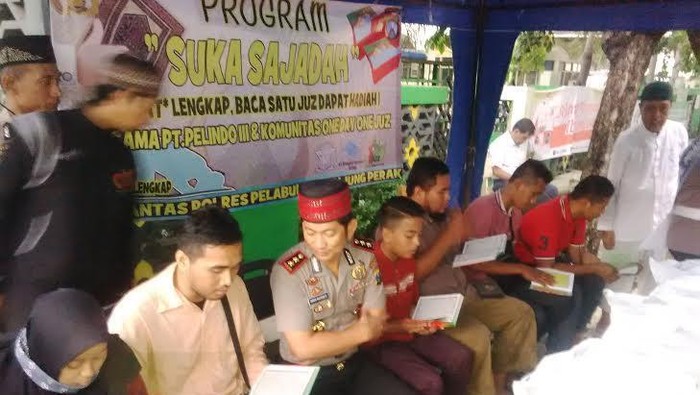 Ramadan Berkah di Tanjung Perak, Baca Satu Juz Alquran Berhadiah Parsel