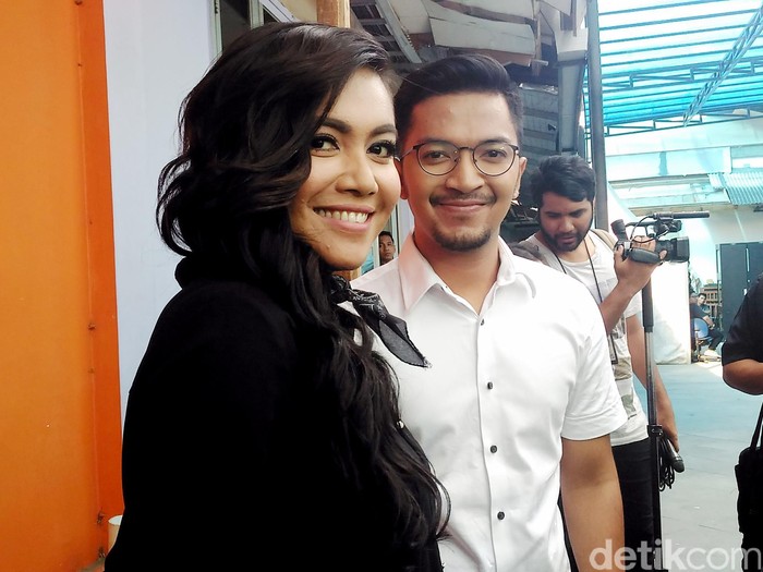 Usai Putus, Apa Kabar Proyek Kerja Ihsan Tarore dengan Denada?