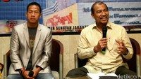 Nono Sampono (kanan) dan Daud Yordan (kiri) memberikan keterangan pers usai pertemuan.
