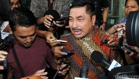Penyidik KPK terus mengusut kasus dugaan suap terkait pengajuan proyek ijon infrastruktur di Kementerian Pekerjaan Umum dan Perumahan Rakyat (PUPR). 