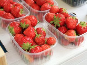 Saat Membeli Strawberry Segar Perhatikan 5 Hal Ini
