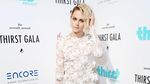 Kristen Stewart Cantik dengan Dress Semi Transparan