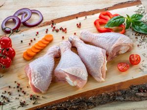 Benarkah Roti Lebih Awet di Kulkas dan Daging Ayam Tak Perlu Dicuci? (1)