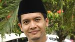 Dimas Seto Berbaju Koko Serba Putih