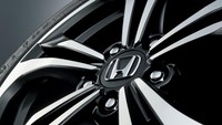 Pelek Honda CR-Z Final Label, berukuran 17 inci. Foto: Honda