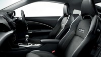 Interior berwarna gelap CR-Z Final Label dengan logo Final Label di joknya. Foto: Honda