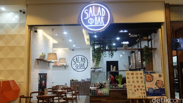 Sensasi Salad Saus Wasabi di Salad Bar Pacific Place