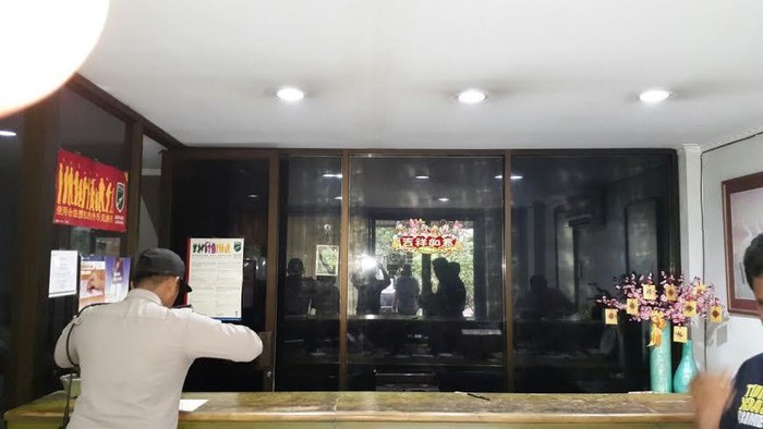 Perampok Bersenpi di Money Changer di Kedoya Bawa Kabur USD 2 Ribu