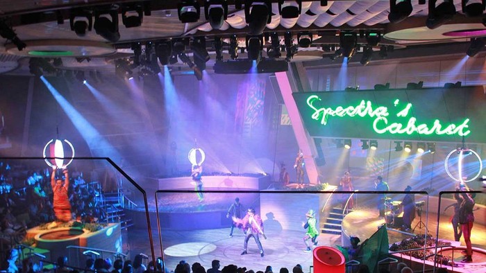 Terpukau Pertunjukan Kabaret di Kapal Pesiar Ovation of The Seas