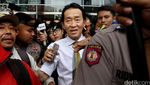 Ayah Mirna Hadiri Sidang Perdana Jessica