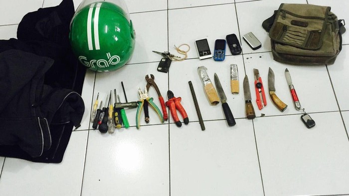 Polisi Sita Helm Ojek Online dari Maling Sadis yang Tewaskan Pedagang Kopi
