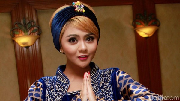 Begini Gaya Jenita Janet di Bulan Ramadan, Cantik?