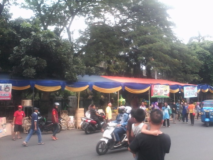 Pedagang Parsel di Trotoar Cikini Menolak Direlokasi
