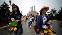 Dana sebesar USD5,5 miliar digelontorkan untuk membangun taman impian Disney pertama di China tersebut. Aly Song/Reuters/detikFoto