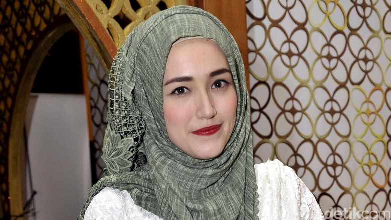 Pasha Ungu Jalani Hubungan Jarak Jauh dengan Adelia Pasha Pasha Ungu Jalani Hubungan Jarak Jauh dengan Adelia Pasha