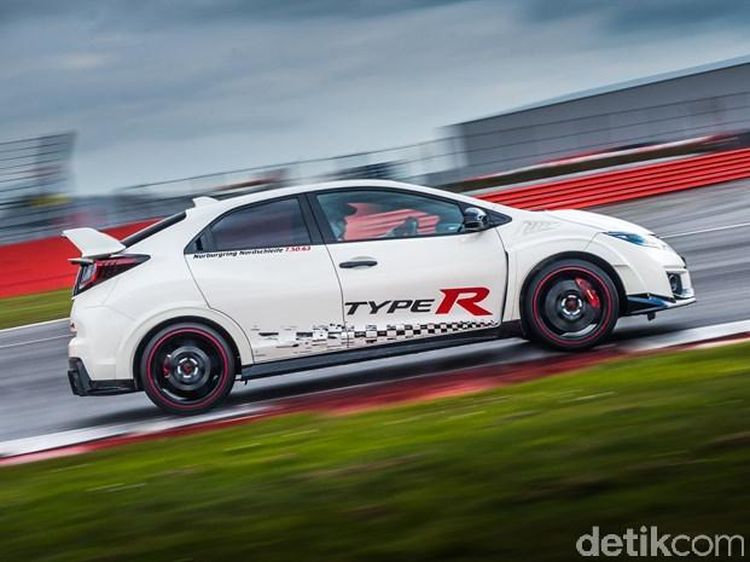 Honda Civic Type R Taklukkan 5 Sirkuit Eropa