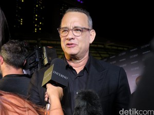 Untuk Ketiga Kalinya Tom Hanks Beri Mesin Kopi ke Wartawan Gedung Putih
