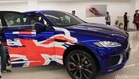 Jaguar F-Pace merupakan SUV pertama dari Jaguar yang terinspirasi oleh Jaguar F-Type. SUV ini mempresentasikan keseimbangan performa, gaya, dan kepraktisan. Foto: M Luthfi Andika