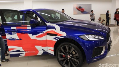 SUV Perdana Jaguar Mendarat di Jakarta