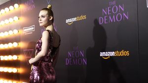 Elle Fanning yang Makin Wow Beranjak Dewasa