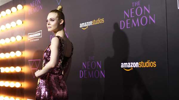 Elle Fanning yang Makin Wow Beranjak Dewasa Elle Fanning yang Makin Wow Beranjak Dewasa