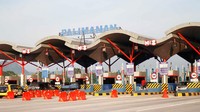 Sejumlah kendaraan menganter di gerbang tol Palimanan, Selasa (14/6/2016). Ist/BCA.