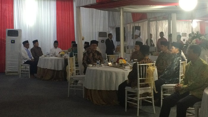 Saat Fahri Hamzah Semeja dengan Elite PKS yang Digugatnya
