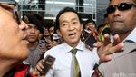 Ayah Mirna Hadiri Sidang Perdana Jessica