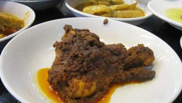 Pencinta Makanan Minang, Ini Bedanya Kalio dan Rendang