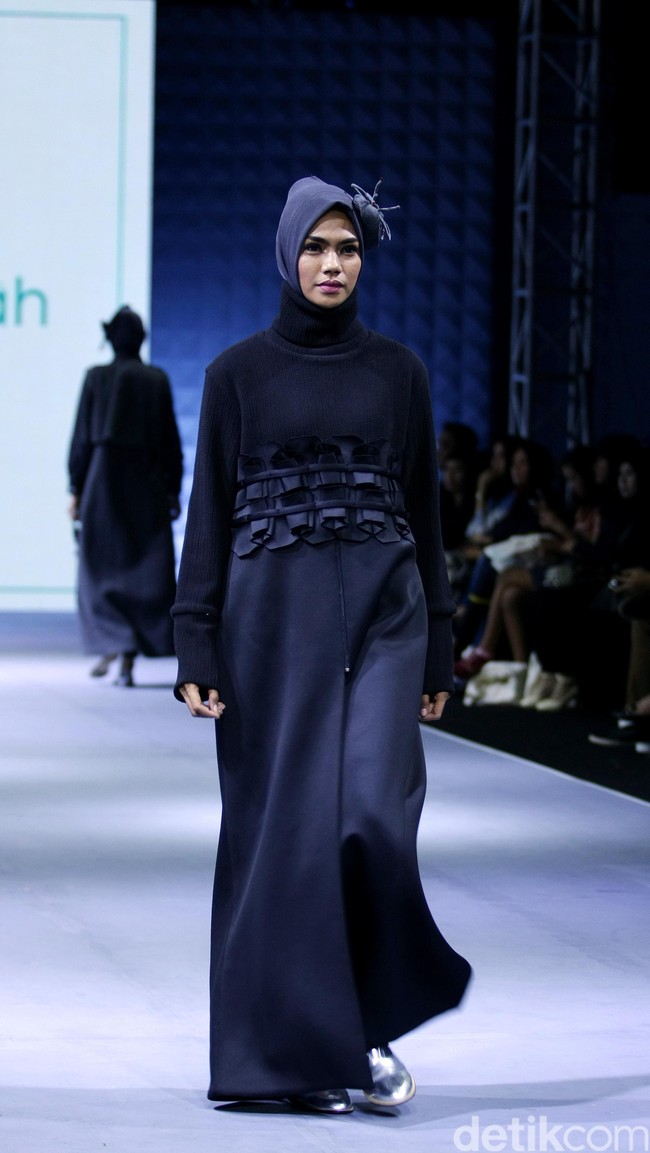 ETU by Restu Anggraini Lavoyageuse for Wardah heart of Beauty Muslim Fashion Festival 2016 at Plaza Selatan. Istora Senayan. Jakarta. [Foto: Mohammad Abduh/Wolipop]