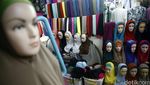 Mendulang Rezeki Berjualan Jilbab