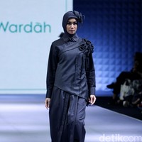 ETU by Restu Anggraini Lavoyageuse for Wardah heart of Beauty Muslim Fashion Festival 2016 at Plaza Selatan. Istora Senayan. Jakarta. [Foto: Mohammad Abduh/Wolipop]