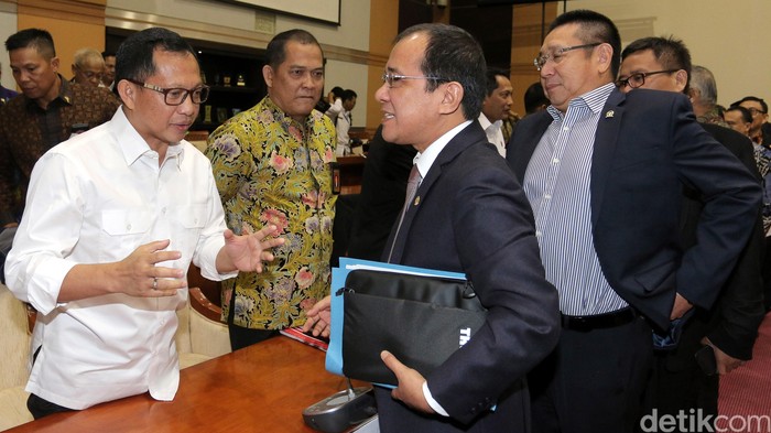 Komjen Tito Kebanjiran Ucapan Selamat saat Rapat dengan Komisi III DPR