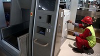 Terminal ini juga dilengkapi dengan check in mandiri. Hasan Alhabshy