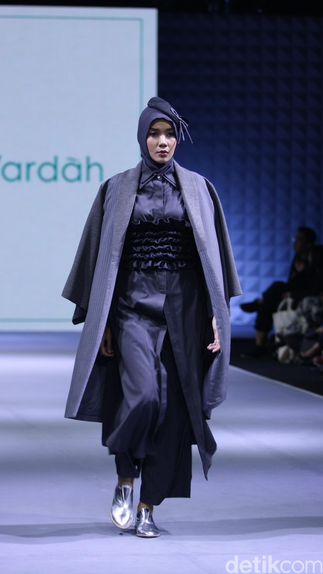 ETU by Restu Anggraini Lavoyageuse for Wardah heart of Beauty Muslim Fashion Festival 2016 at Plaza Selatan. Istora Senayan. Jakarta. [Foto: Mohammad Abduh/Wolipop]
