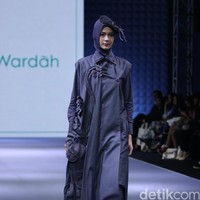 ETU by Restu Anggraini Lavoyageuse for Wardah heart of Beauty Muslim Fashion Festival 2016 at Plaza Selatan. Istora Senayan. Jakarta. [Foto: Mohammad Abduh/Wolipop]