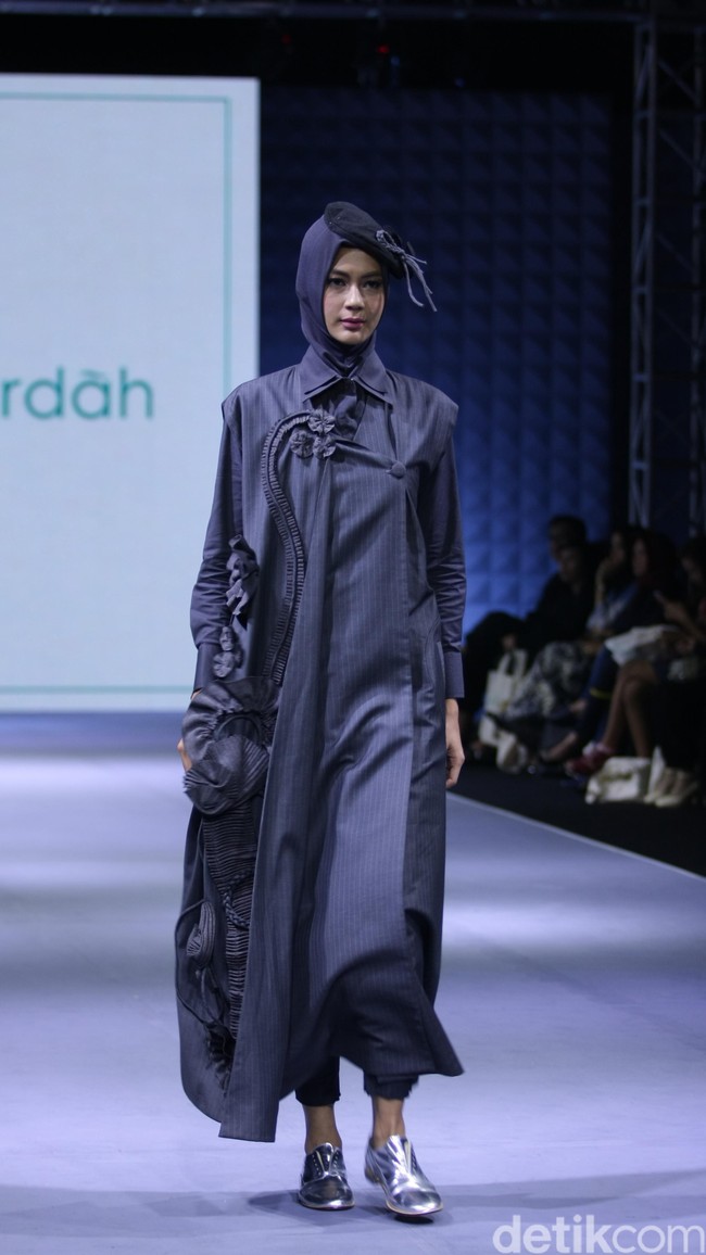 ETU by Restu Anggraini Lavoyageuse for Wardah heart of Beauty Muslim Fashion Festival 2016 at Plaza Selatan. Istora Senayan. Jakarta. [Foto: Mohammad Abduh/Wolipop]